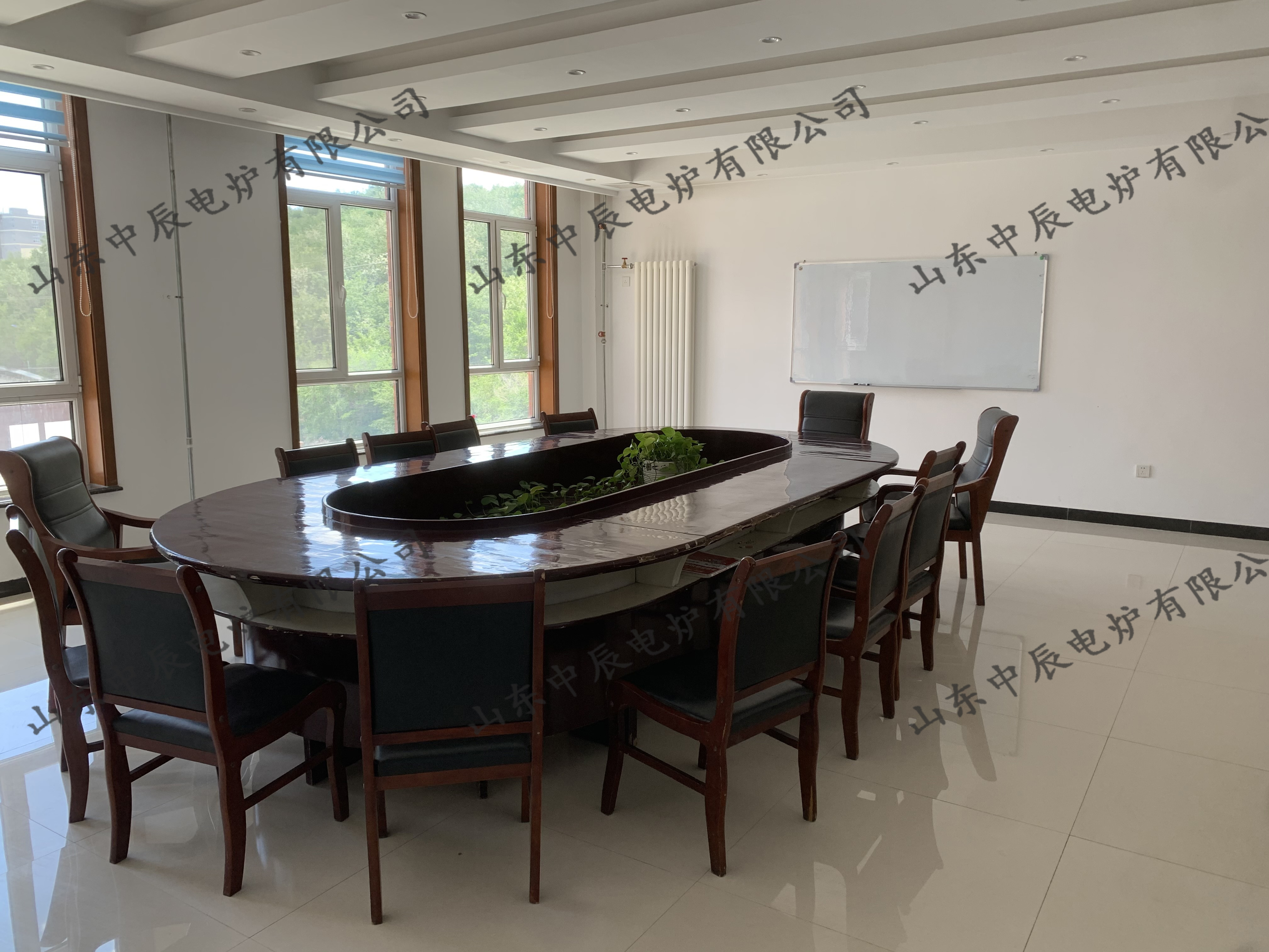 技術(shù)會(huì )議室